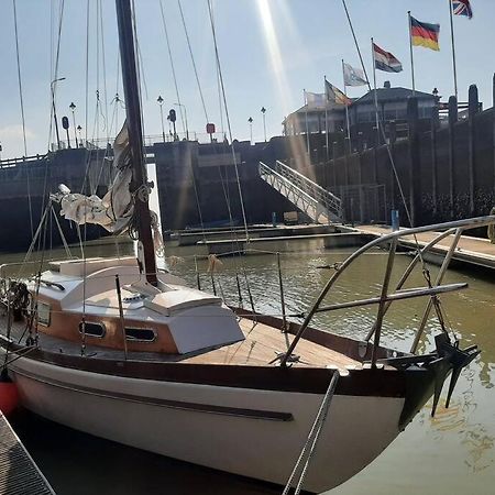 Cosy Sailingboat In Vlissingen Hotel Luaran gambar